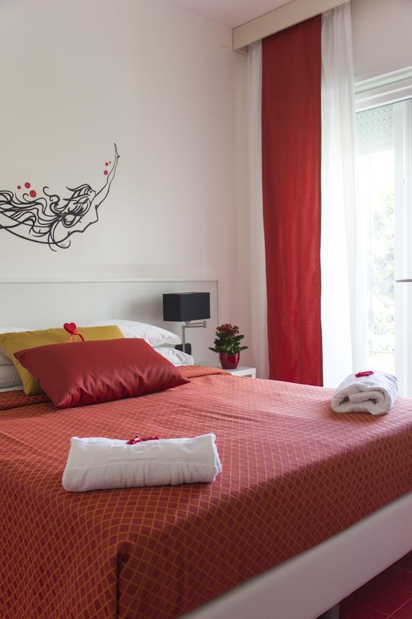 Hotel Villa Chiara 泰拉奇纳 外观 照片